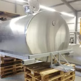 <a href="https://milk-cooling-tank.com/custom-built-tanks/">Custom-built milk tanks</a>